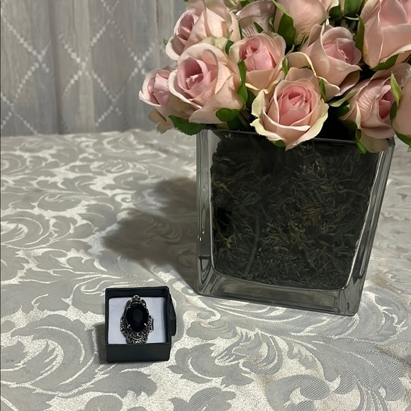 Onyx Vintage Style Ring - Picture 1 of 4